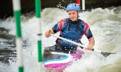Canoagem slalom desenvolve agilidade, equilíbrio e consciência corporal