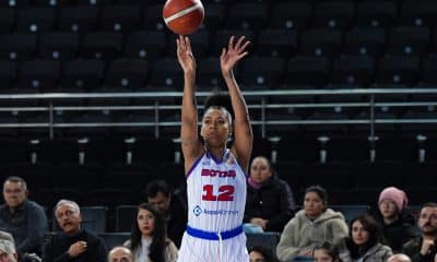 Na imagem, Damiris Dantas livre, fazendo arremesso de fora do perímetro.