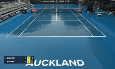 Chuva nas quadras em Auckland.