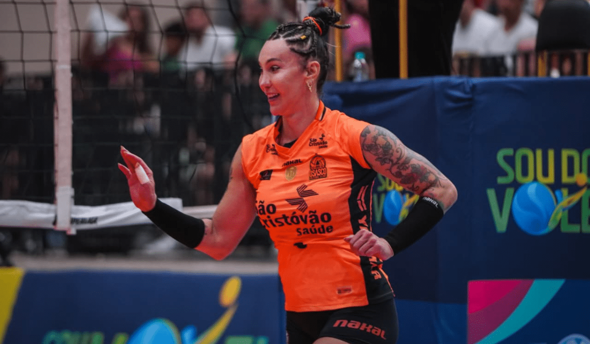 Tifanny se destacou em vitória do Osasco pela Superliga (Foto: @osascovoleibolclube - @Carol__Fotografia)