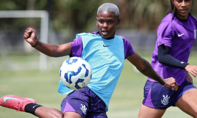 Rhaizza mostrou carisma em sua apresentação no Corinthians (Foto: Rodrigo Gazzanel/Corinthians)