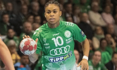 Bruna de Paula fez quatro gols na vitória do time dela pela Liga dos Campeões da Europa (Foto: Instagram @gyoriaudietokc_official)