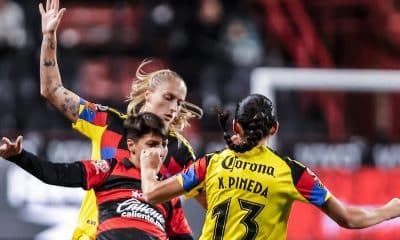 Na imagem, Isa Haas marcando a adversária durante os poucos minutos que ficou em campo.