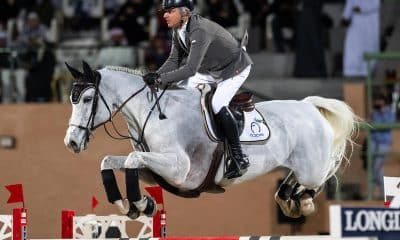 Na imagem, Luiz Felipe de Azevedo Filho saltando obstáculo com seu cavalo Sierra du Piedroux Z.