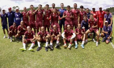 Na imagem, elenco do Náutico que viajou para disputar a Copinha.