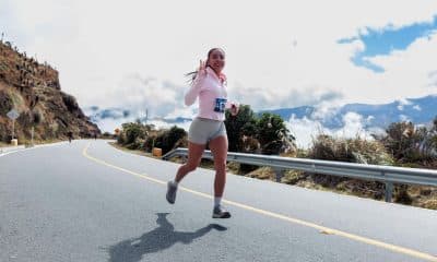 Pessoa iniciando corrida ao ar livre em ritmo leve