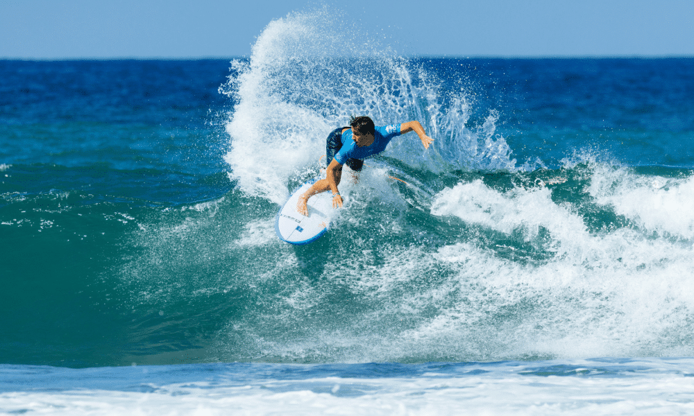 Rickson Falcão Gabriel Klaussner Mundial júnior de surfe quartas de final