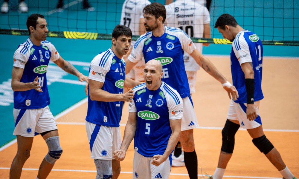 Sada Cruzeiro x Guarulhos - Brasília comemora ponto na Copa Brasil de vôlei
