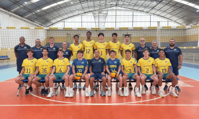 Jogadores e comissão técnica que representarão o Brasil no Sul-Americano sub-17, na Argentina