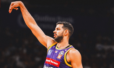 Tim Soares em jogo do Sydney Kings na NBL