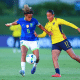 Dudinha em ação durante o jogo com o Equador, pela quarta rodada da fase final do Sul-Americano Feminino Sub-20