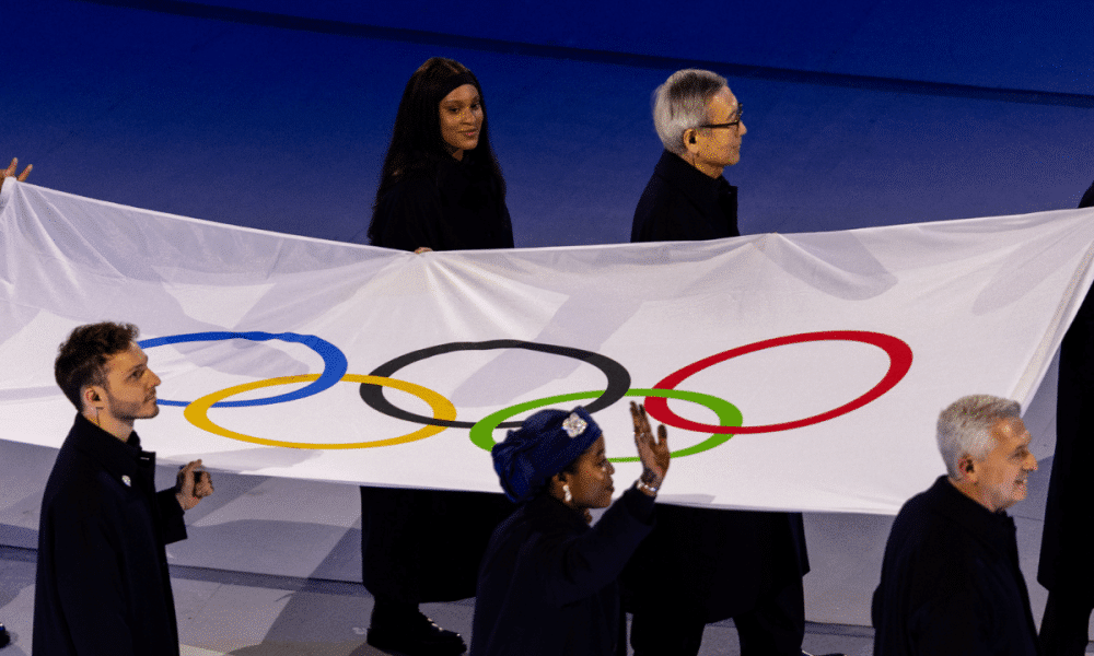 ELA É GIGANTE! O que Rebeca Andrade fez na abertura dos Jogos de Inverno 2