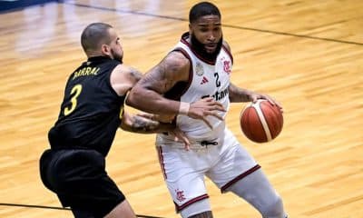 Markeith Cummings na derrota do Flamengo para o Obras Sanitárias