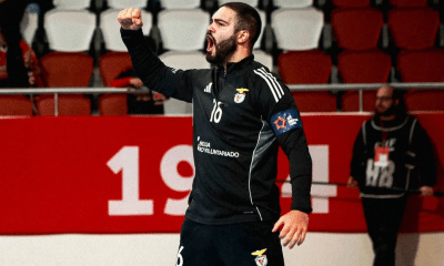 O goleiro Rangel Rosa jogou na vitória do Benfica pela Liga Europeia de handebol (Foto: Instagram @modalidadesslb)