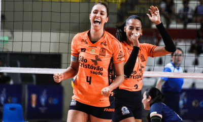 A ponteira Maira foi a maior pontuadora do jogo na vitória do Osasco na estreia do Sul-Americano (Foto: Betto Dolorier/FPV)