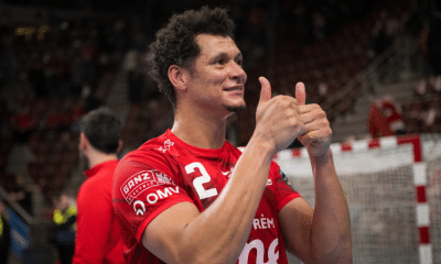 Thiagus Petrus participou como titular no sistema defensivo do Veszprém em vitória pela Liga dos Campeões (Foto: Peka Roland/Veszprém)