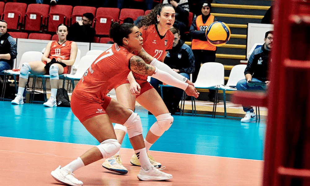 Drussyla marcou 11 pontos na eliminação do Alba Blaj pela Copa Europeia (Foto: CEV/Divulgação)