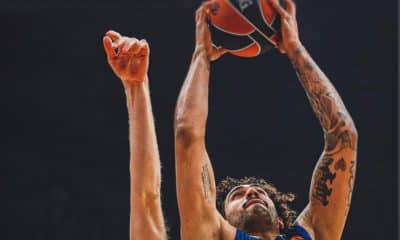 Na imagem. o pivô Marcio Santos partindo para a enterrada.