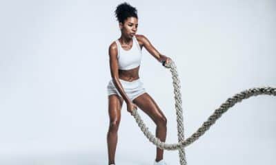 Pessoa realiza treino eficiente com foco na qualidade do movimento