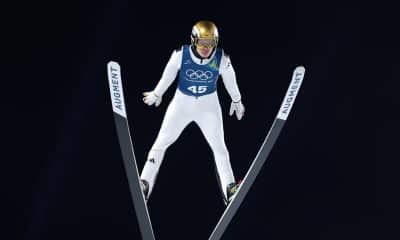 Philipp Raimund supera medo de altura e fatura o ouro no salto de esqui