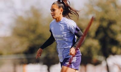 Na imagem, Mariza treinando com a camisa do Tigres.