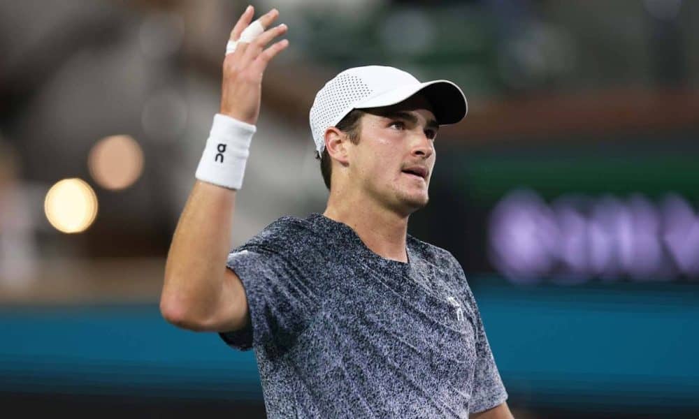 João Fonseca perde para Jannik Sinner nas oitavas de final de Indian Wells