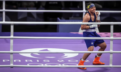 Bia Ferreira dança no ringue após vencer nas Olimpíadas de Paris 2024 — Foto: Gaspar Nóbrega/COB