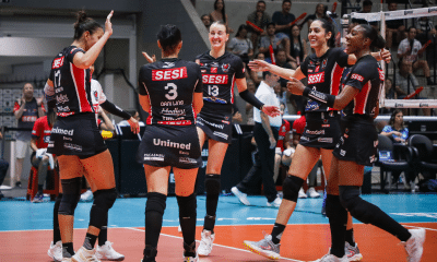 Com Dani Lins MVP, o Sesi Bauru venceu o Praia pela Superliga no segundo jogo das quartas e igualou em 1 a 1 (Foto: Felipe Wiira/Sesi SP)