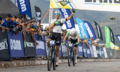 Gustavo Xavier foi protagonista do Short Track da Super Elite Masculina. Em disputa equilibrada, ele venceu o companheiro de equipe Alex Malacarne (Foto: Jonathas Abrantes/Ultrafotos)
