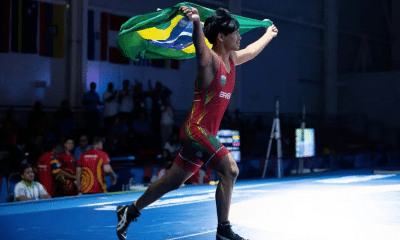 Lavozier Marubo celebrando a conquista da medalha de ouro ouro (Foto: Léo Barrilari/COB)