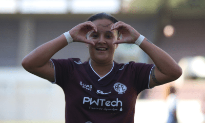 A atacante Lívia marcou, de pênalti, o primeiro gol da Ferroviária na vitória por 3 a 0 sobre o Botafogo (Foto: Pedro Alves | Ferroviária)