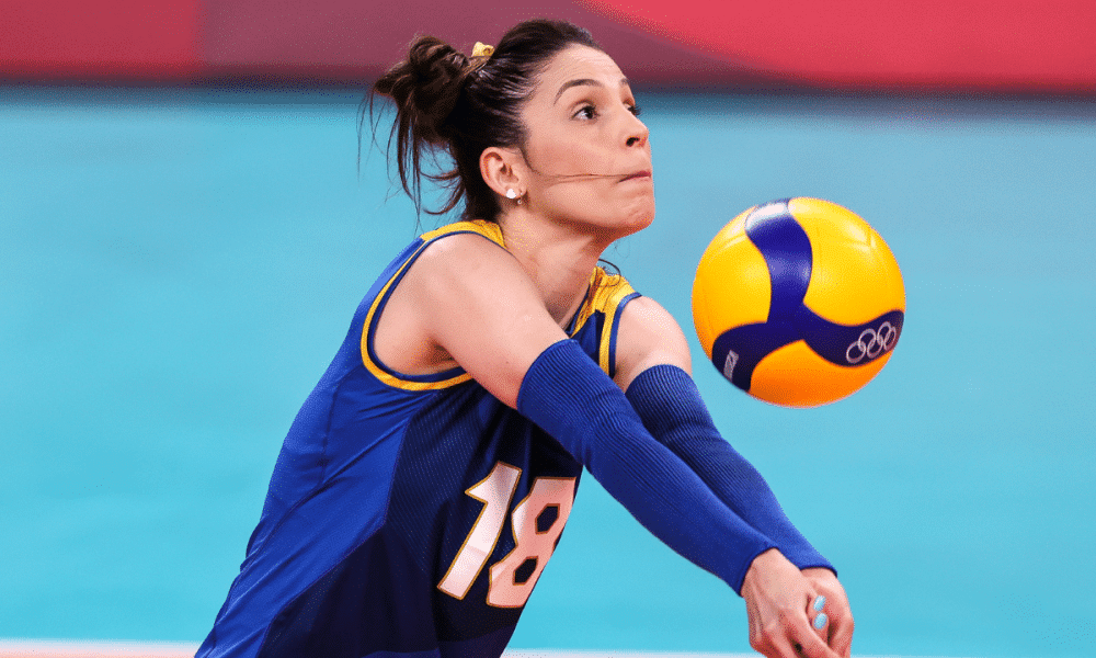 Camila Brait anunciou jogo de despedida com craques do vôlei (Foto: Wander Roberto/COB)