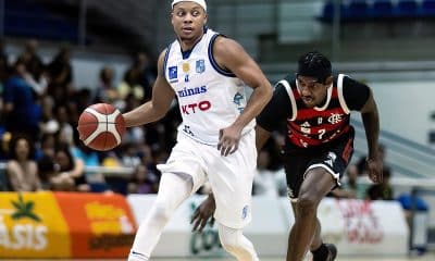 Na imagem, momento de disputa entre Timothy Frazier, do Minas, contra Jhonatan Luz, do Flamengo, no primeiro turno.