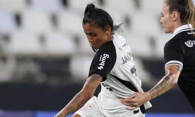 Na imagem, Jaqueline, que marcou dois, na goleada das Brabas do Corinthians.