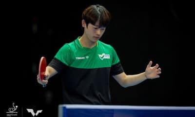 Leonardo Iizuka em ação no Mundial de tênis de mesa por equipes contra Porto Rico