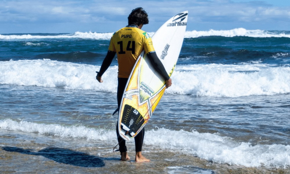 Miguel Pupo com a lycra amarela da WSL em Margaret River