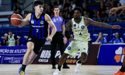 Scott (4), do Rio Claro, e Pacheco (2), do Pinheiros em partida do NBB