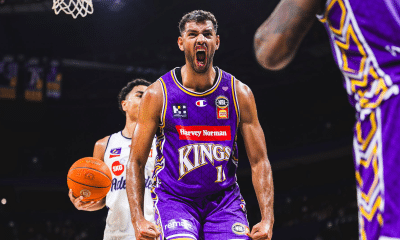 Tim Soares comemora cesta do Sydney Kings na final da NBL