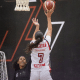 Lance de ataque do Sesi Araraquara com ação da ala/pivô Clara perto da cesta (Foto: Waltinho Milanetto/Sesi Araraquara)