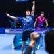 Kirill GERASSIMENKO (KAZ) vence Matsushima Sora (JPN) no Campeonato Mundial de Tênis de Mesa por Equipes