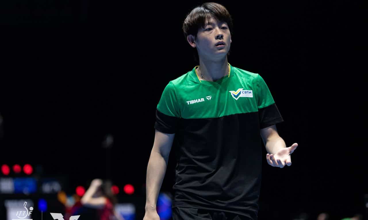 Leonardo Iizuka no Mundial de Tênis de Mesa por Equipes