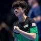 Leonardo Iizuka em jogo entre Brasil e França no Campeonato Mundial de Tênis de Mesa