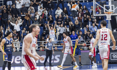 Jogadores do Sesi Franca comemoram vitória em quinto jogo contra o Mogi Basquete