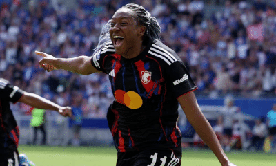 Diani comemora gol do Lyon na semifinal da Champions league de futebol feminino