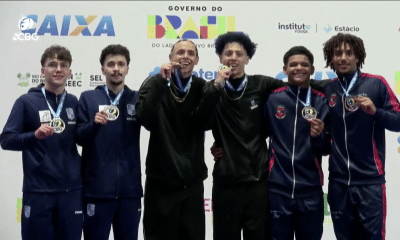 Vinicius e Wallace Celestino no pódio da prova sincronizada do Campeonato Brasileiro de Ginástica de Trampolim