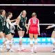 Time da Polônia comemora ponto diante da Bélgica na Liga das Nações de Vôlei VNL 2026 feminina (Foto: Volleyball World)